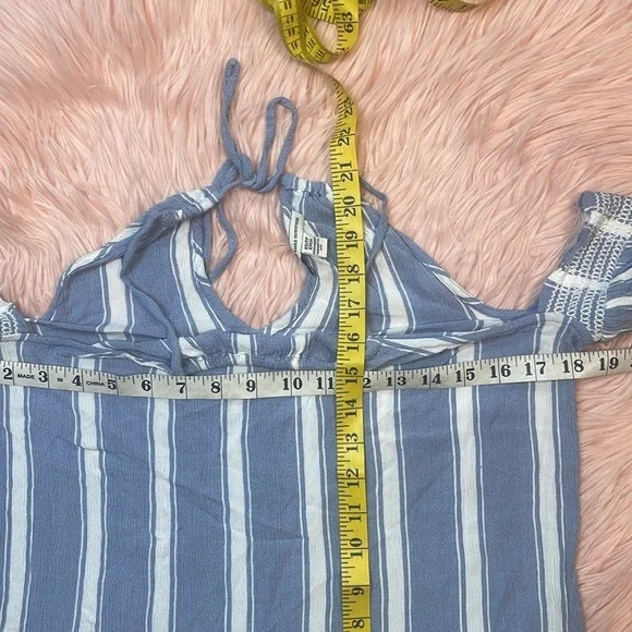 American‎ Eagle Blue & White Off Shoulder Shirt Woman’s Size XS - Picture 6 of 6